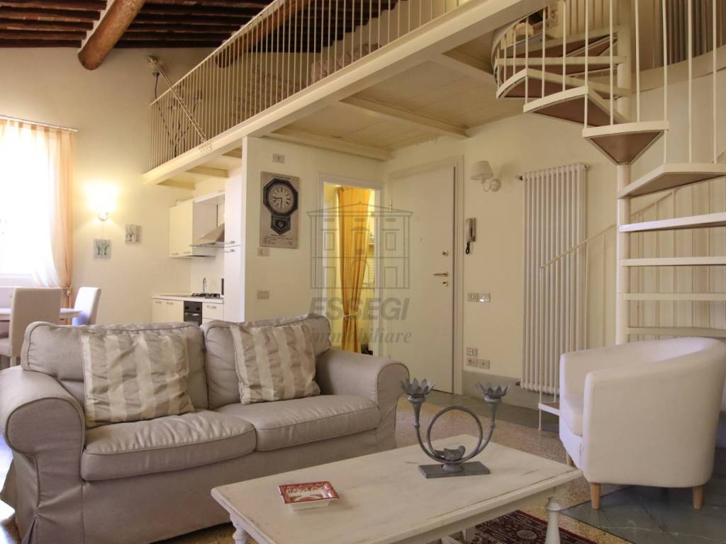 appartamento in affitto a Lucca in zona Centro Città