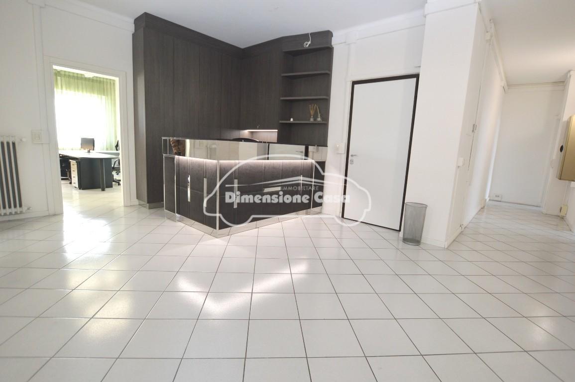 ufficio in affitto a Lucca in zona zona Arancio