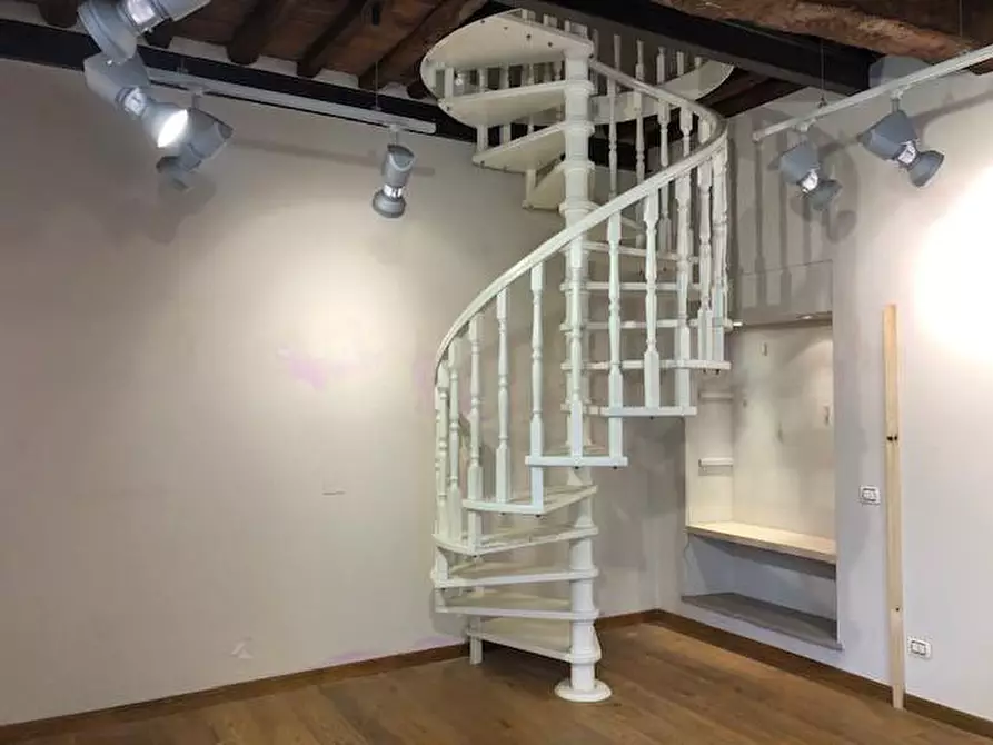 negozio in affitto a Lucca in zona Centro Città