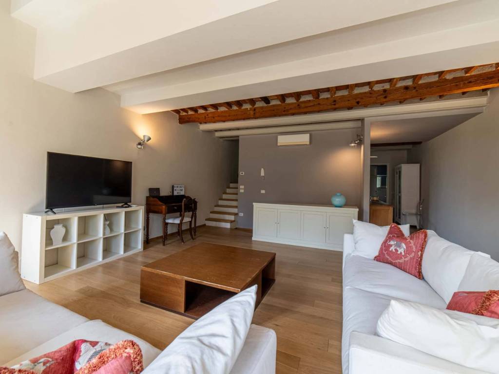 appartamento in affitto a Lucca in zona Centro Città