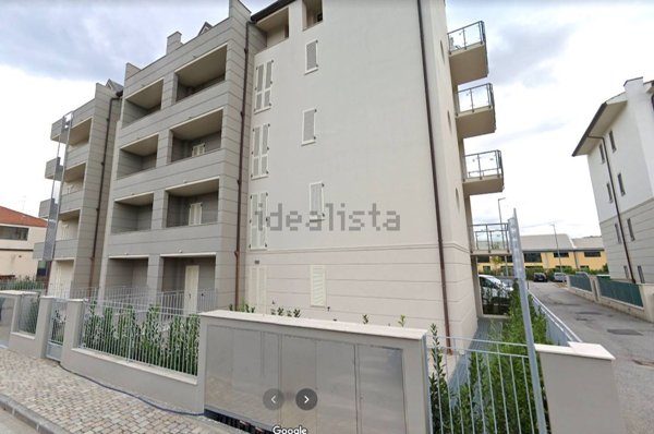 appartamento in affitto a Lucca in zona zona Arancio