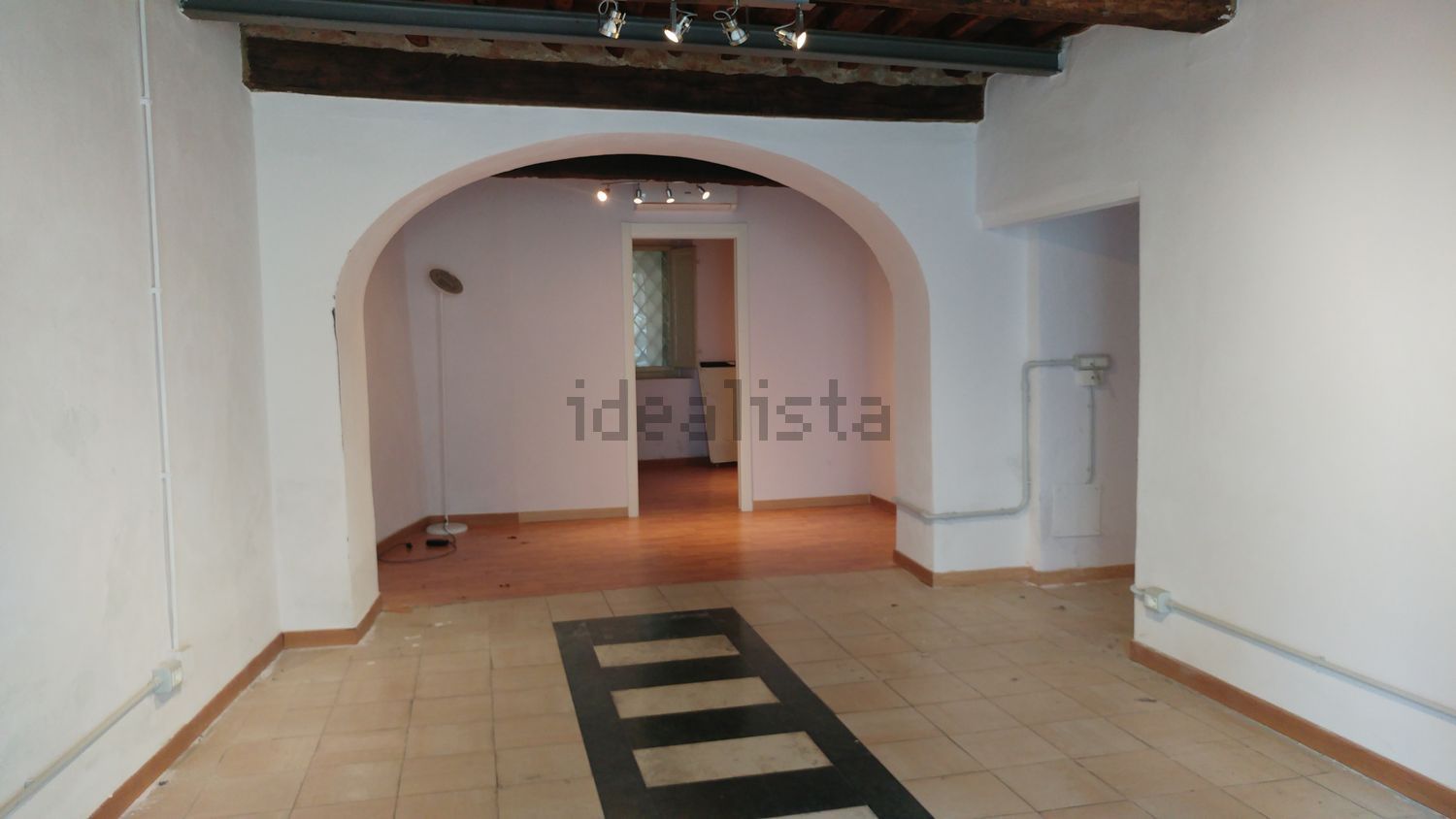 locale commerciale in affitto a Lucca in zona Centro Città