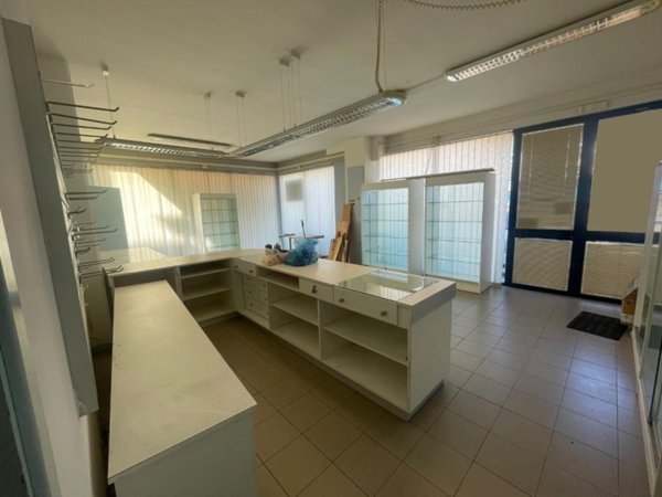 locale commerciale in affitto a Lucca in zona zona San Marco