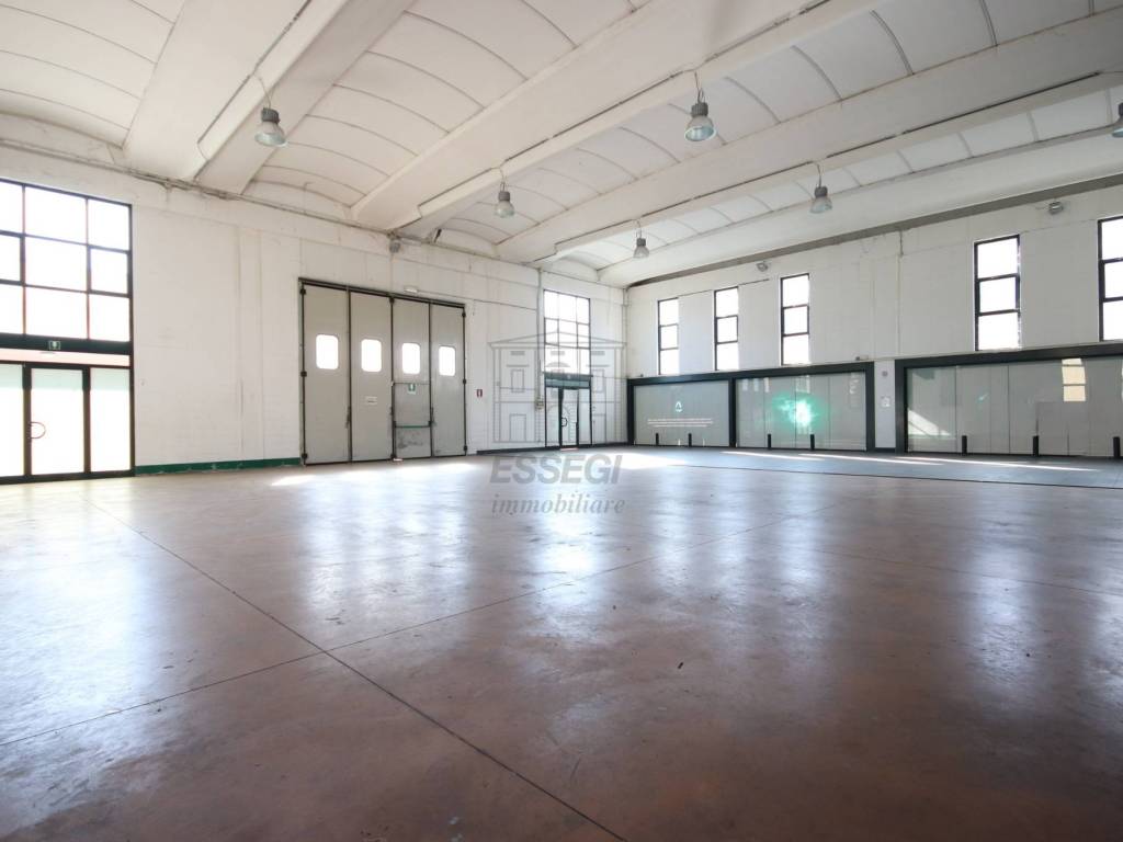 locale commerciale in affitto a Lucca in zona zona San Vito