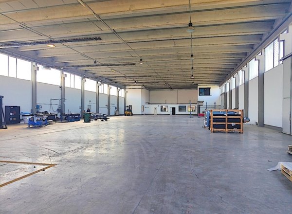 locale commerciale in affitto a Lucca