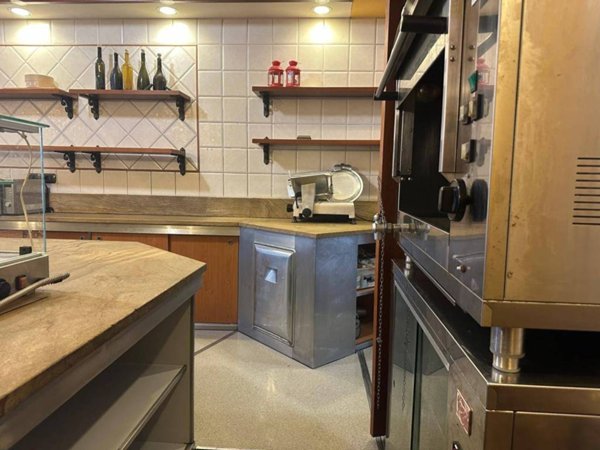 negozio in affitto a Lucca in zona zona San Filippo