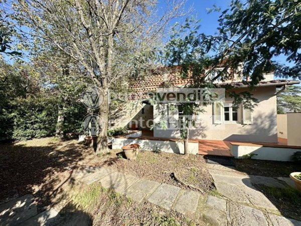 casa indipendente in affitto a Lucca in zona Centro Città