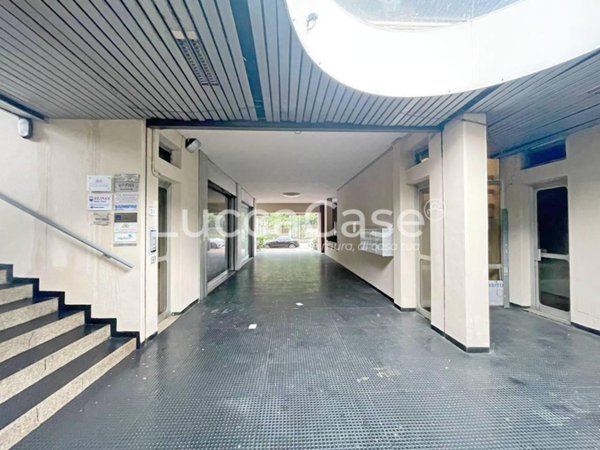 negozio in affitto a Lucca in zona Centro Città