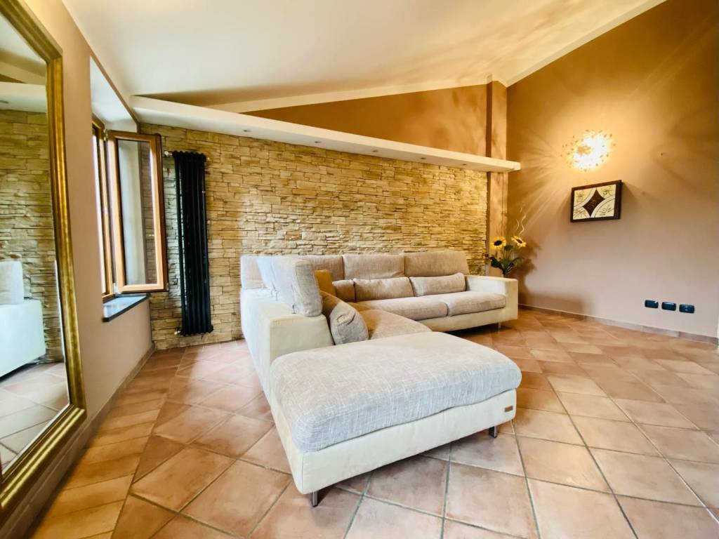 appartamento in affitto a Lucca in zona zona Antraccoli