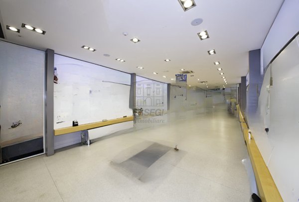 locale commerciale in affitto a Lucca in zona Centro Città