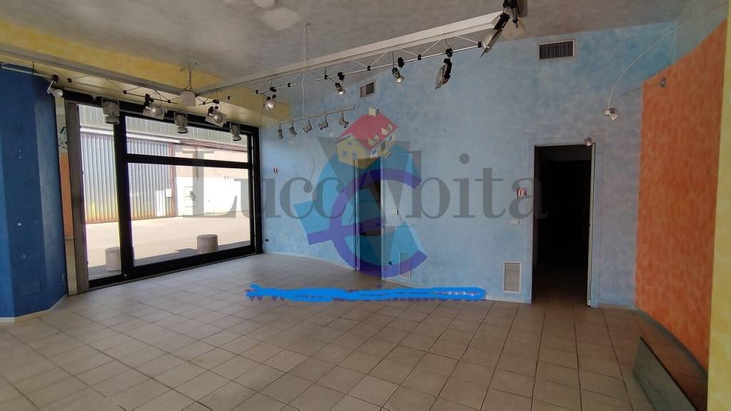 negozio in affitto a Lucca in zona zona San Vito