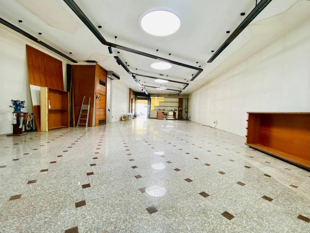 negozio in affitto a Lucca in zona zona San Marco