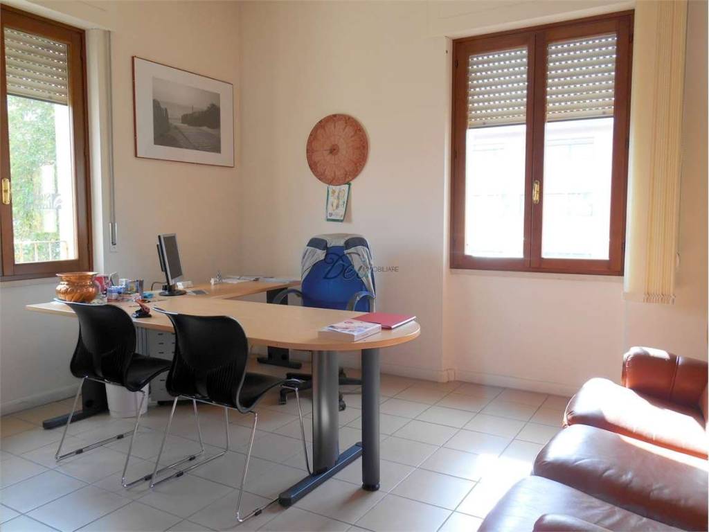 ufficio in affitto a Lucca in zona zona San Marco