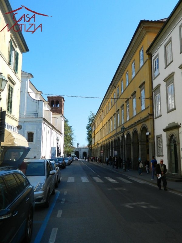 negozio in affitto a Lucca in zona Centro Città