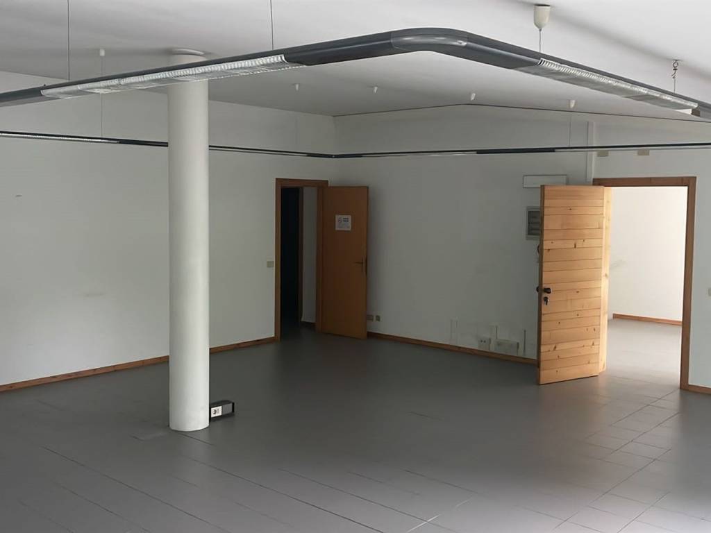 ufficio in affitto a Lucca in zona zona San Marco