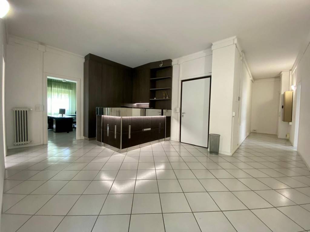 ufficio in affitto a Lucca in zona zona Arancio