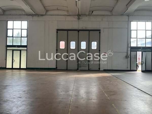locale commerciale in affitto a Lucca in zona zona SS. Annunziata