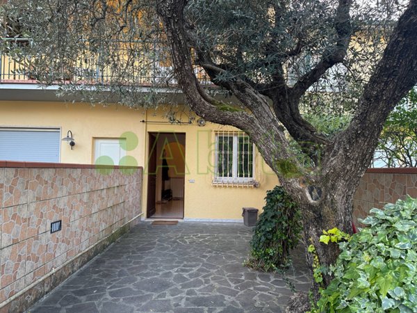 casa indipendente in affitto a Lucca