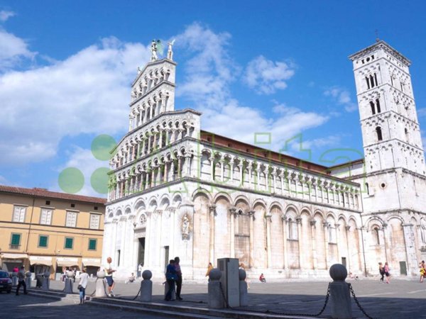 negozio in affitto a Lucca in zona Centro Città