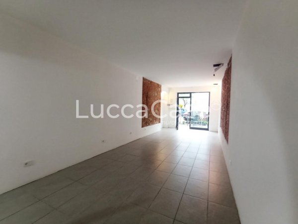 locale commerciale in affitto a Lucca in zona Centro Città
