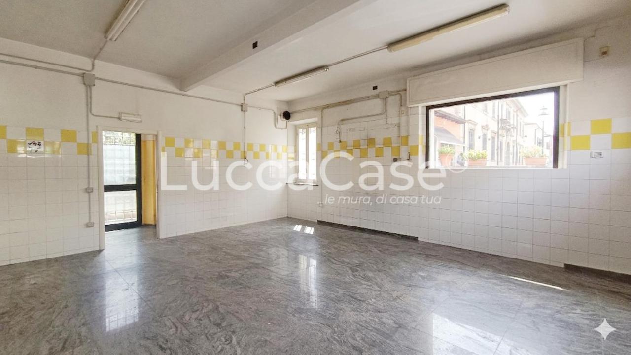 locale commerciale in affitto a Lucca in zona Sant'Anna