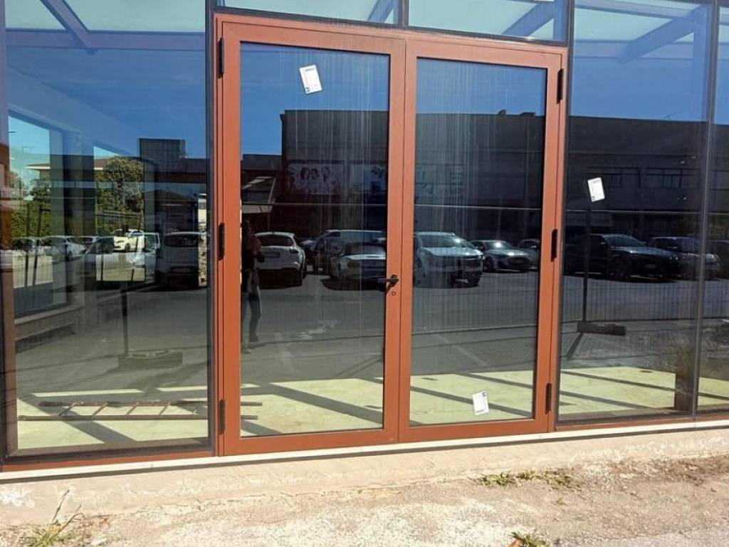 negozio in affitto a Lucca in zona Zona San Concordio