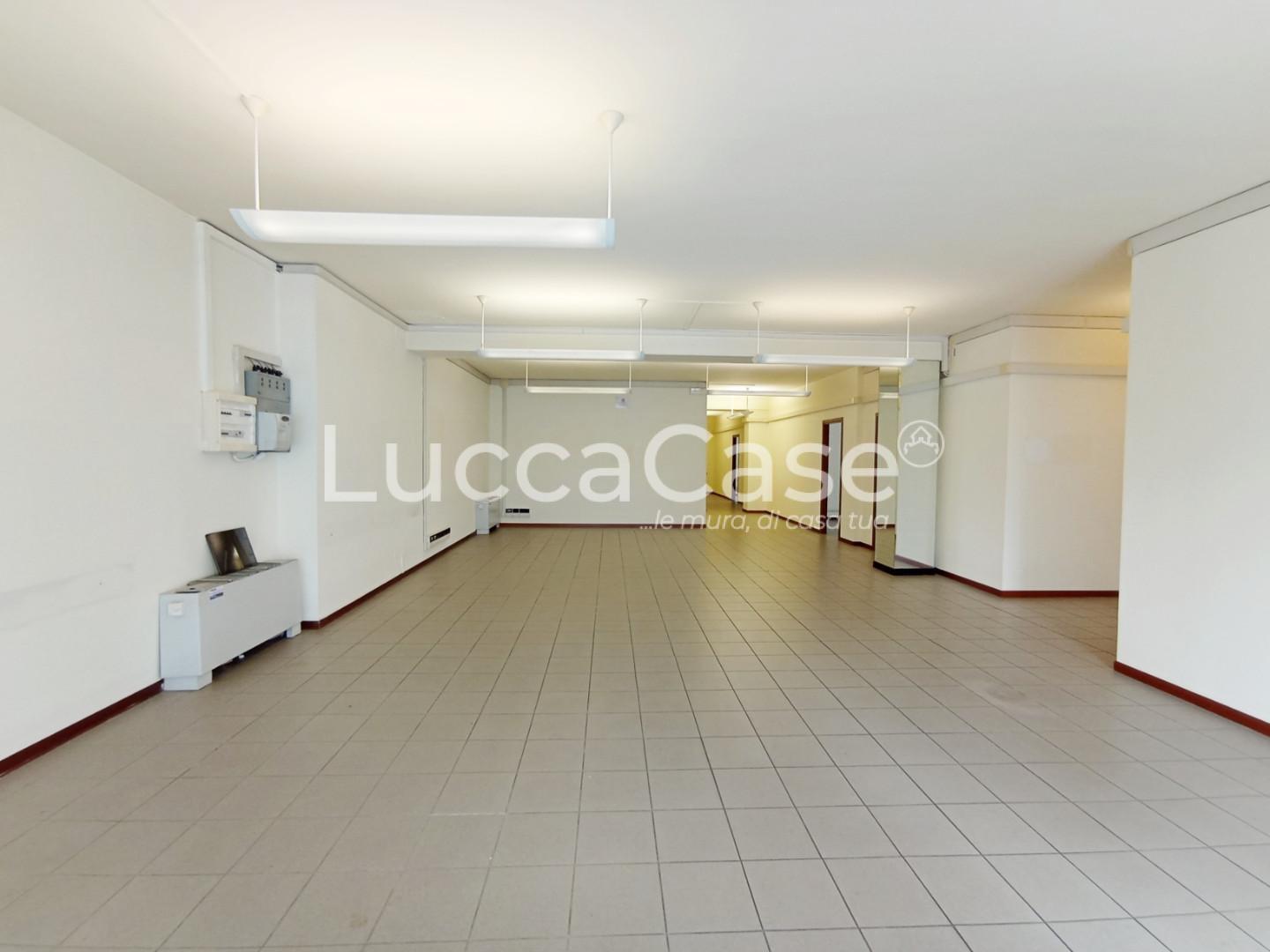 locale commerciale in affitto a Lucca in zona Sant'Anna