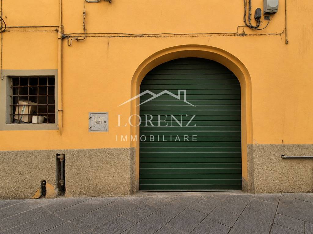 locale commerciale in affitto a Lucca in zona Centro Città