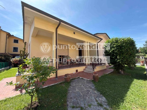 casa indipendente in affitto a Lucca in zona Nave