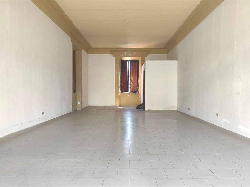 negozio in affitto a Lucca in zona Sant'Anna