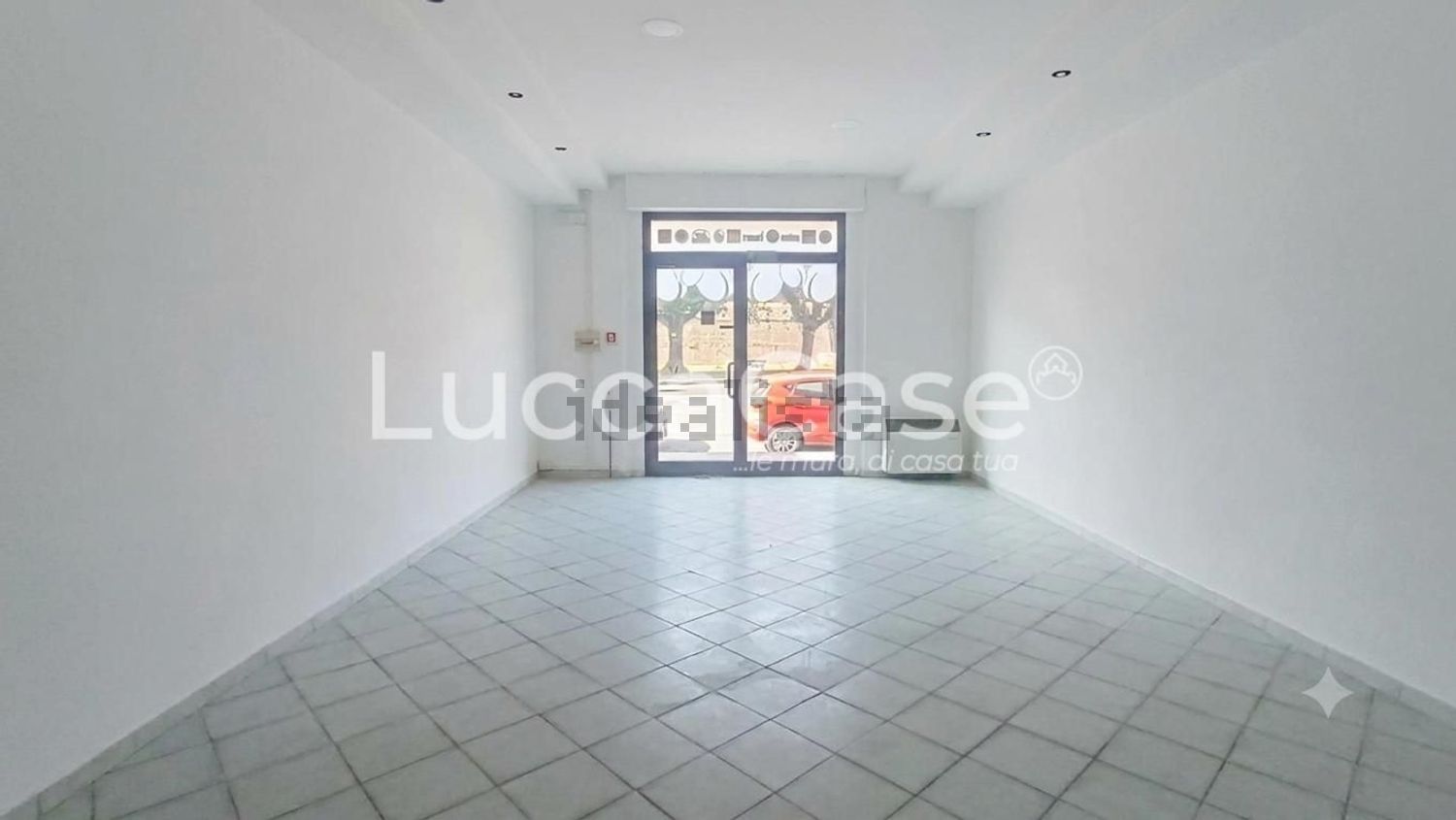 locale commerciale in affitto a Lucca in zona Centro Città