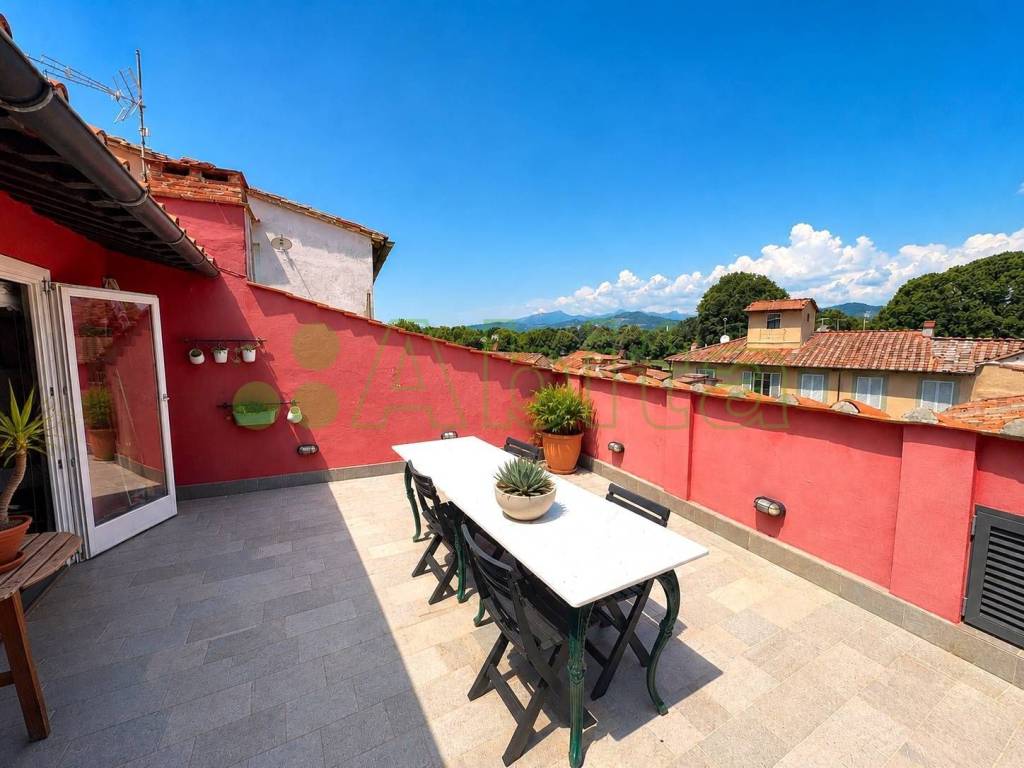 appartamento in affitto a Lucca in zona Centro Città