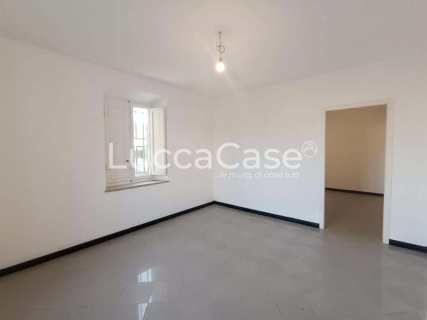 casa indipendente in affitto a Lucca