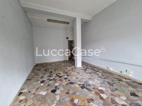 negozio in affitto a Lucca in zona zona San Filippo