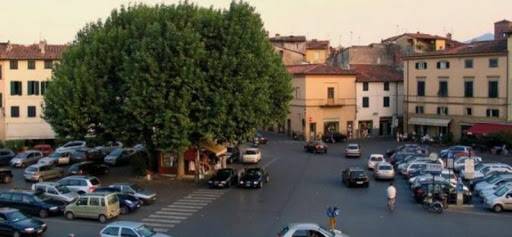 locale commerciale in affitto a Lucca in zona Centro Città
