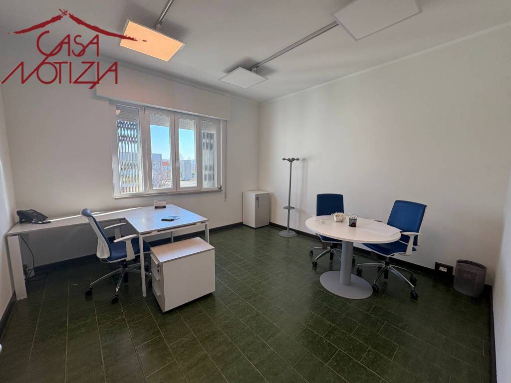 ufficio in affitto a Lucca in zona Pontetetto