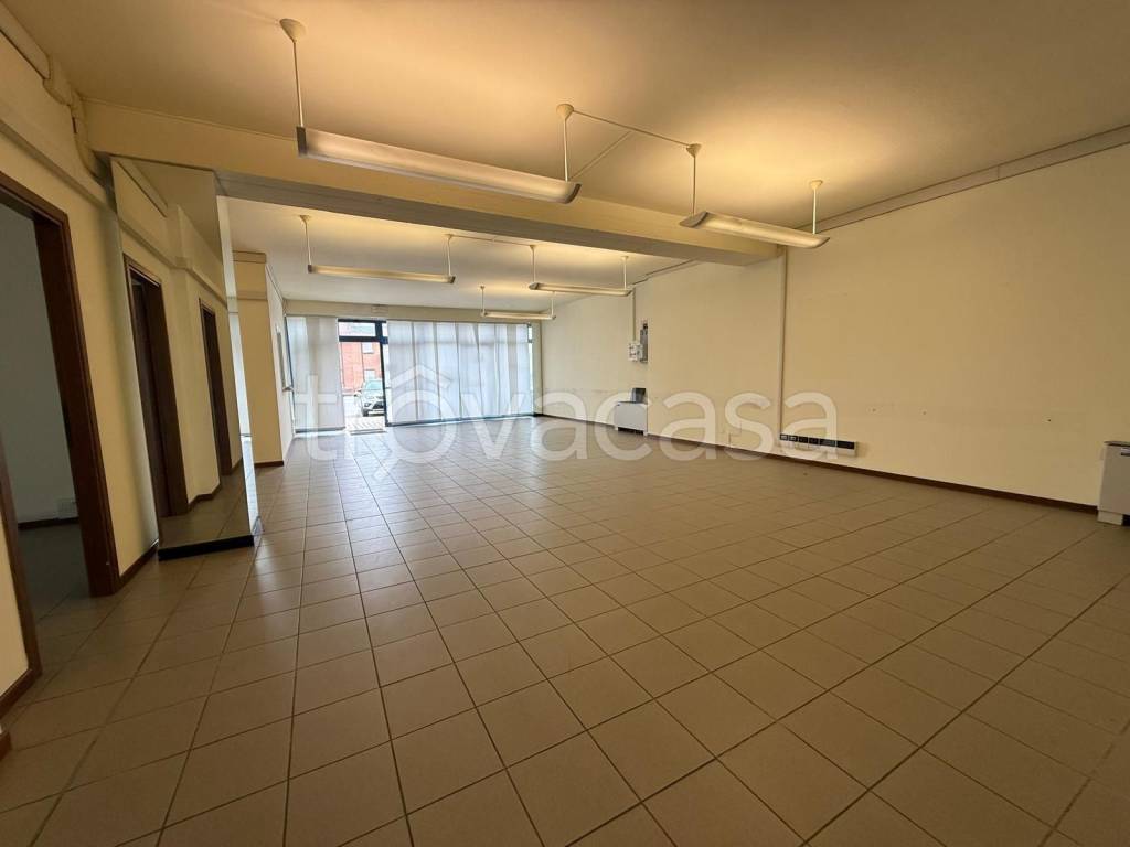 locale commerciale in affitto a Lucca in zona Sant'Anna