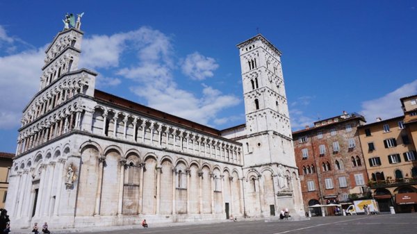 locale commerciale in affitto a Lucca in zona Centro Città