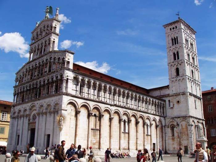 negozio in affitto a Lucca in zona Centro Città