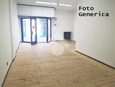 locale commerciale in affitto a Massarosa