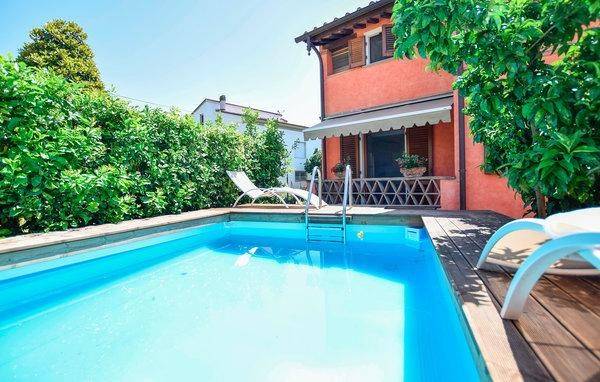 casa indipendente in affitto a Massarosa