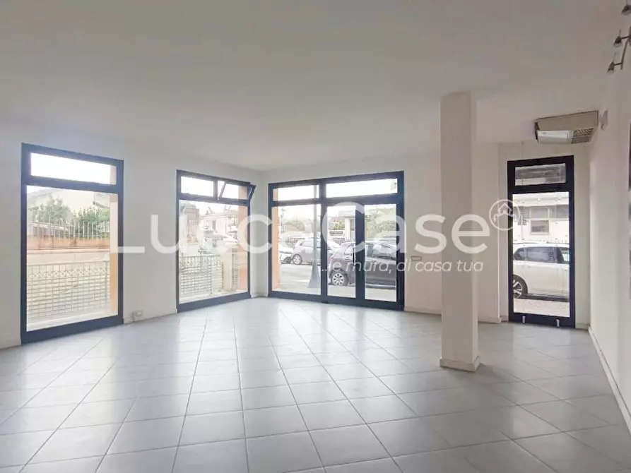 locale commerciale in affitto a Massarosa