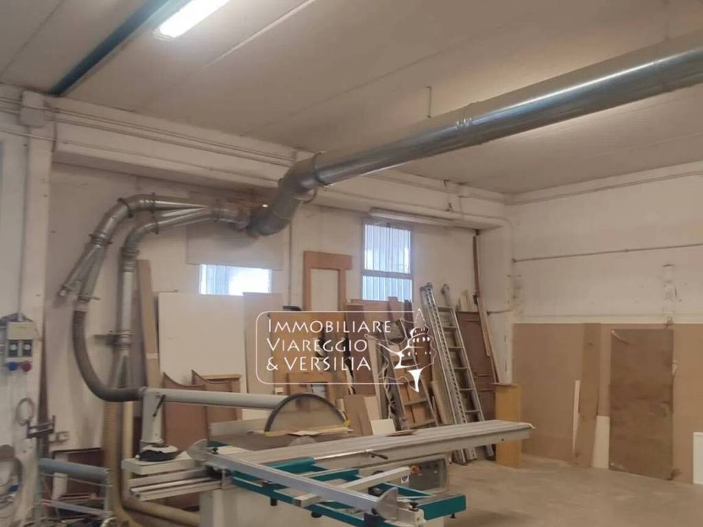 locale commerciale in affitto a Massarosa