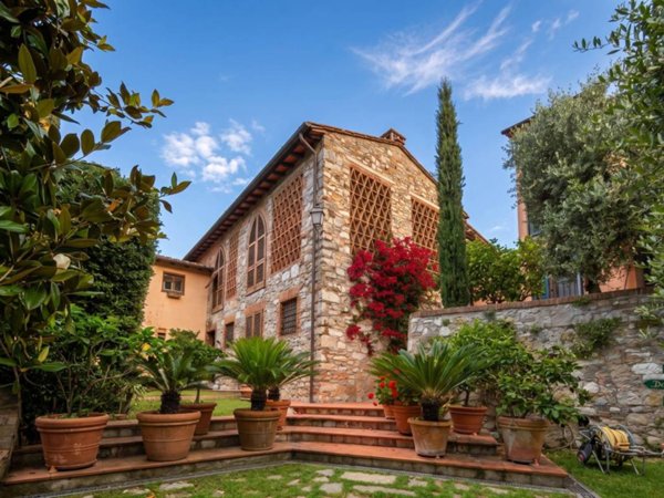 casa indipendente in affitto a Massarosa in zona Quiesa
