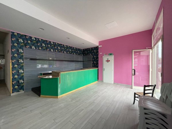 locale commerciale in affitto a Montecarlo