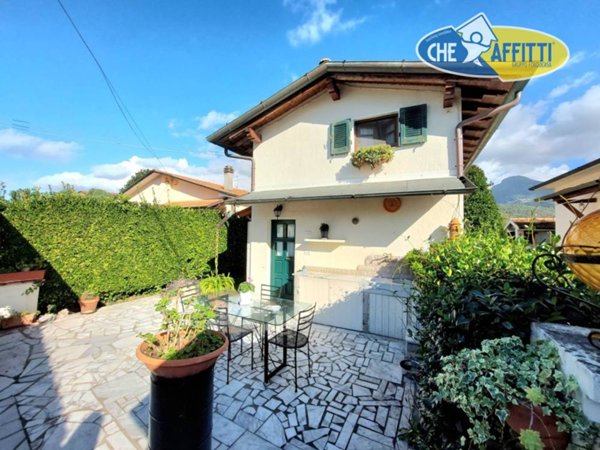 casa indipendente in affitto a Pietrasanta in zona Marina di Pietrasanta