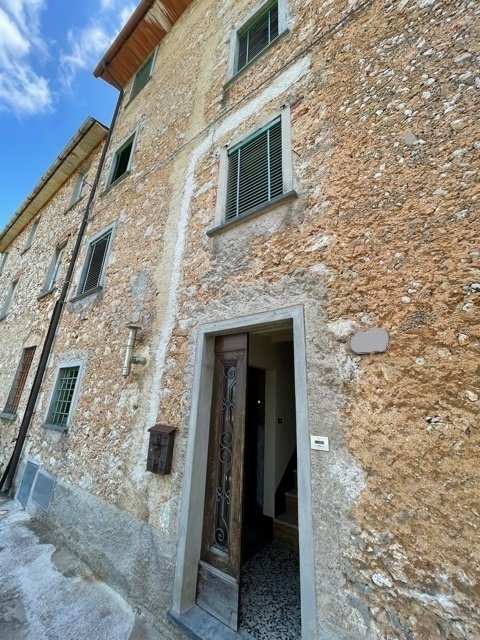 casa indipendente in affitto a Pietrasanta in zona Capezzano Monte