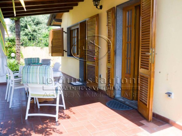 casa indipendente in affitto a Pietrasanta in zona Fiumetto