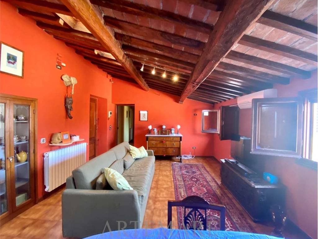 appartamento in affitto a Pietrasanta