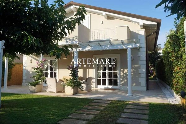 casa indipendente in affitto a Pietrasanta in zona Marina di Pietrasanta
